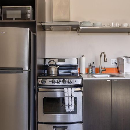 Sunny Studio Apartment - Food Carts, Coffee & Bars Портланд Екстериор снимка