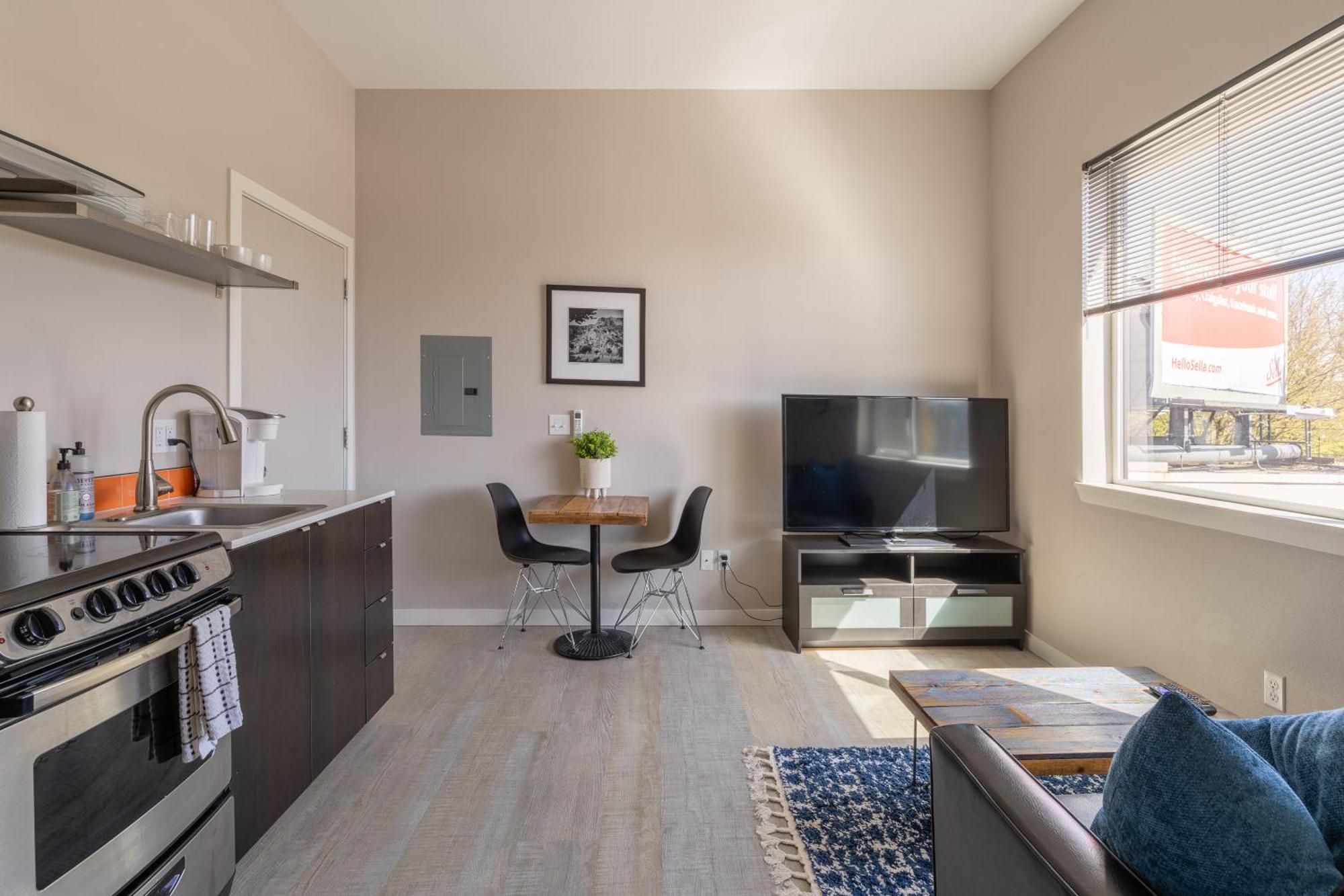 Sunny Studio Apartment - Food Carts, Coffee & Bars Портланд Екстериор снимка