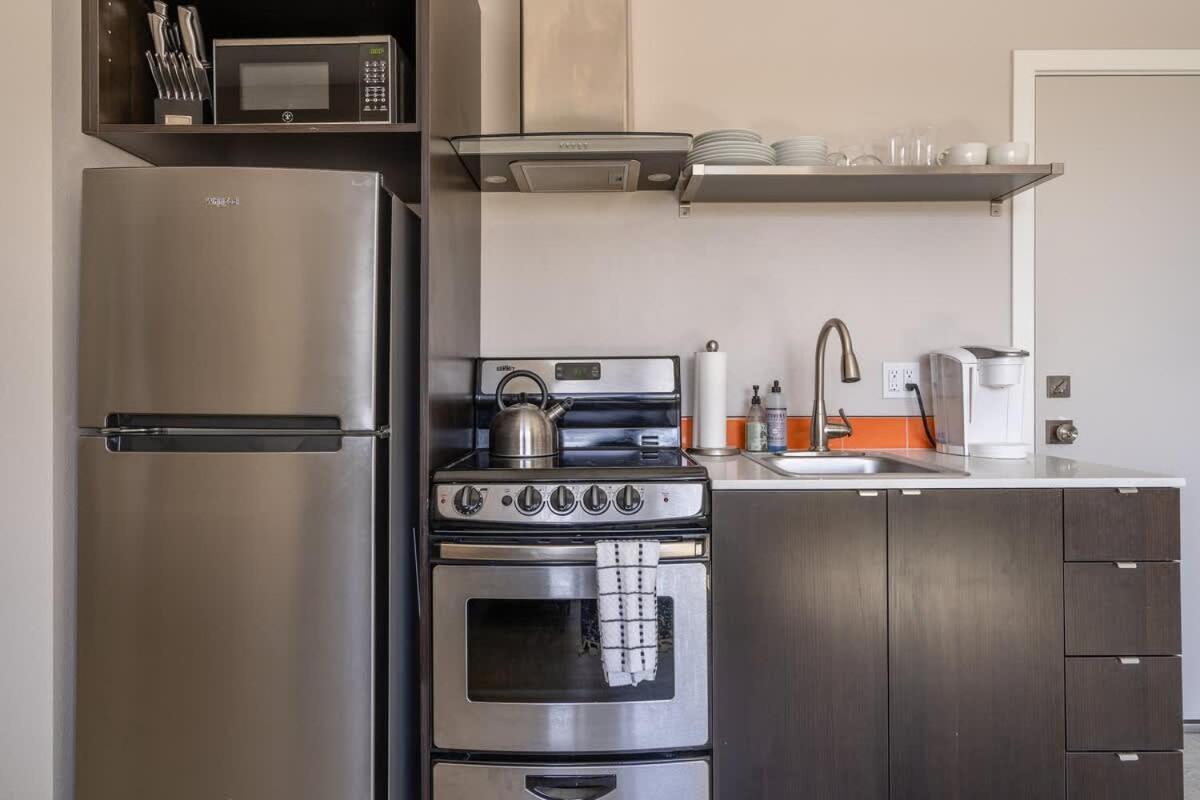 Sunny Studio Apartment - Food Carts, Coffee & Bars Портланд Екстериор снимка